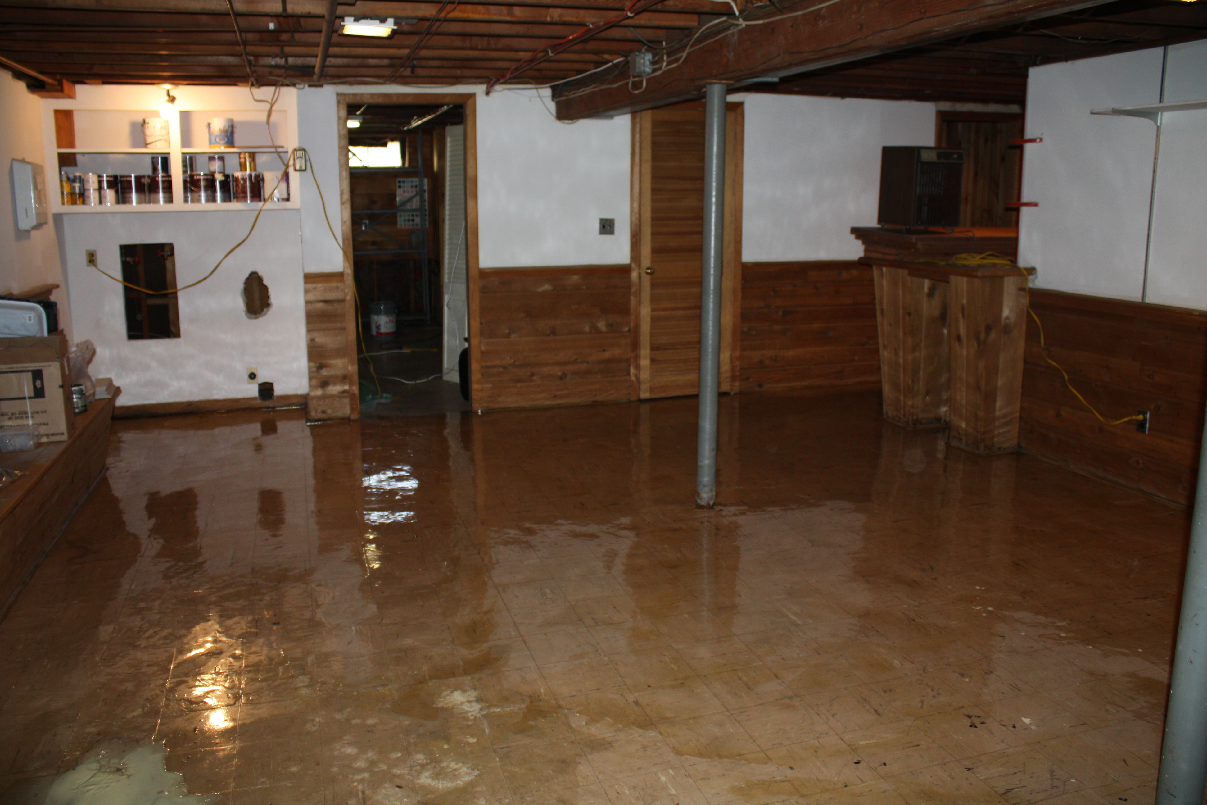 Как просушить дом после наводнения
